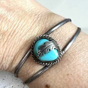 Navajo Style Turquoise Cuff Bracelet Sterling Silver Leaf Vintage Southwestern